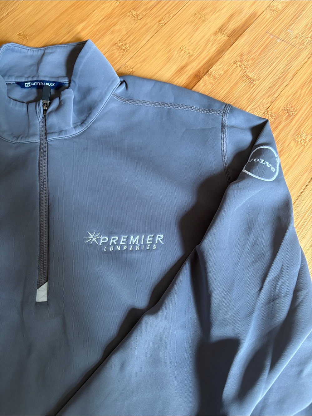 Cutter&Buck Quarter Zip - Picture 3 of 3